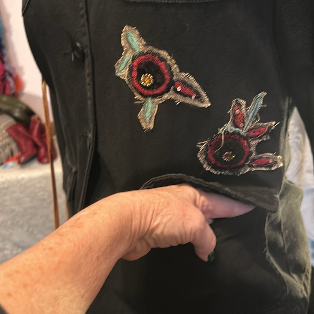 Hand crafted Guns & Roses jacket - Picture 9 of 15